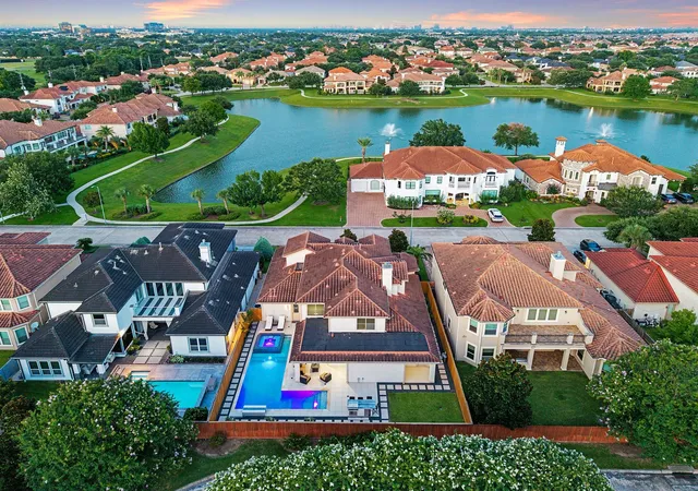 Photo 2 of Sale Pending at 1910 Mystic Arbor Ln, Houston, TX 77077 | MLS# 43105548 | Listing updated on 2026-09-03