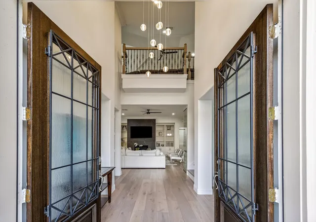Photo 4 of Sale Pending at 1910 Mystic Arbor Ln, Houston, TX 77077 | MLS# 43105548 | Listing updated on 2026-09-03