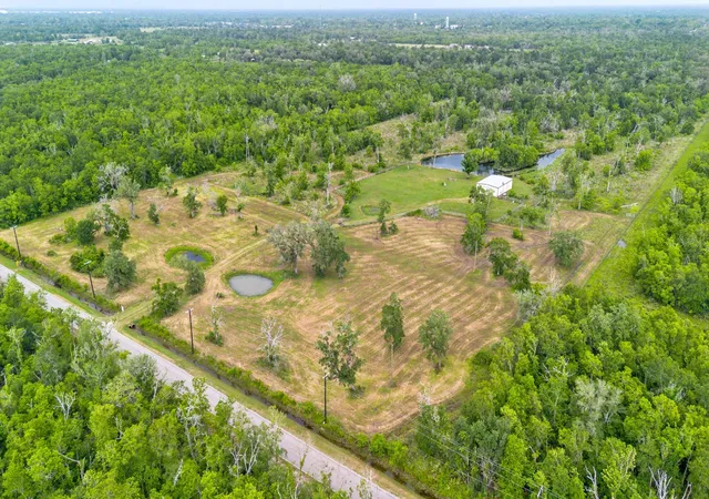 3rd image of 14067 County Road 809, Sweeny, TX 77480 | MLS# 95869958