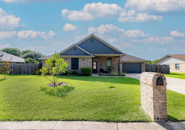 1st image of 1802 Cheryl Dr, Caldwell, TX 77836 | MLS# 96236945
