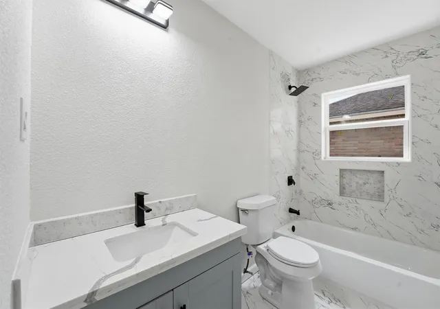 Photo 4 of Single family home for sale at 4110 Brookston St, Houston, TX 77045 | MLS# 38321720 | Listing updated on 2026-08-23