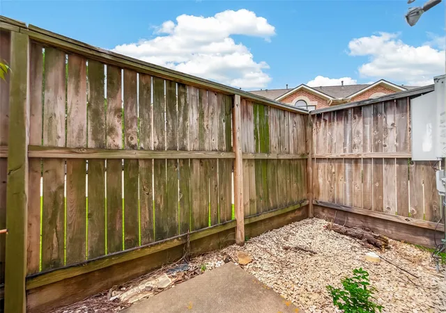 Homes for sale in Houston, TX | 5941 South Loop E #104, Houston, TX 77033 | MLS# 32008189