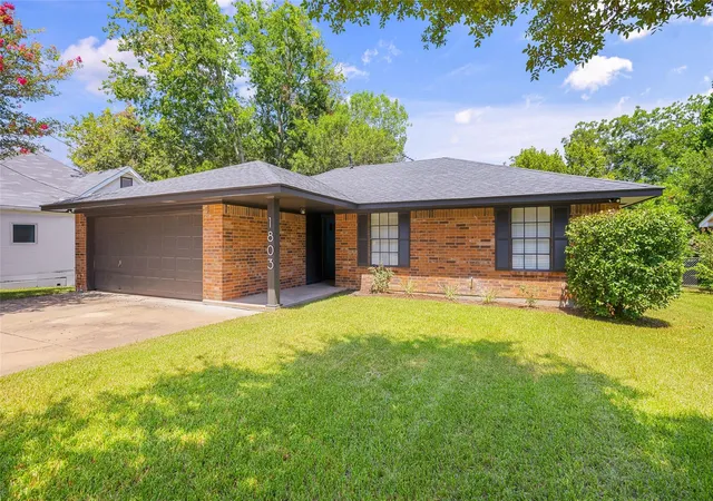 25th image of 1803 S Park St, Brenham, TX 77833 | MLS# 90706155