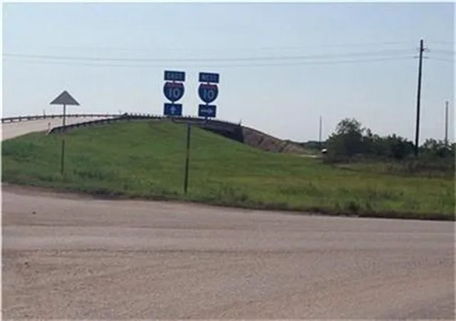 Photo 3 of Land for sale at 00 I-10W Frontage And Pyka, Sealy, TX 77474 | MLS# 47686158 | Listing updated on 2025-12-29