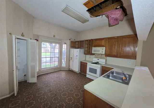 5th image of 6915 Cape Forward Dr, Houston, TX 77083 | MLS# 80127678