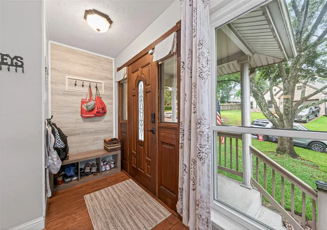 2nd image of 28111 Camille Dr, Tomball, TX 77375 | MLS# 96154801