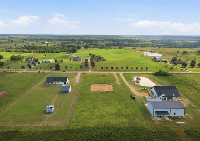 Photo 3 of Single family home for sale at 2995 Meier Rd S, Sealy, TX 77474 | MLS# 40337863 | Listing updated on 2026-09-01