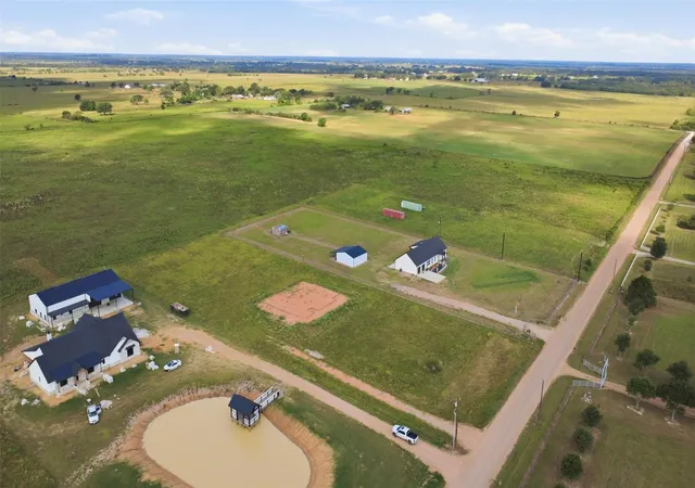 Photo 3 of Single family home for sale at 2995 Meier Rd S, Sealy, TX 77474 | MLS# 40337863 | Listing updated on 2026-09-01