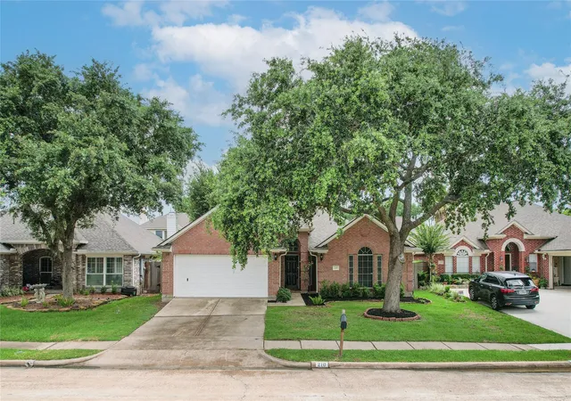 Homes for sale in Stafford, TX | 210 Leisure Dr, Stafford, TX 77477 | MLS# 30528688