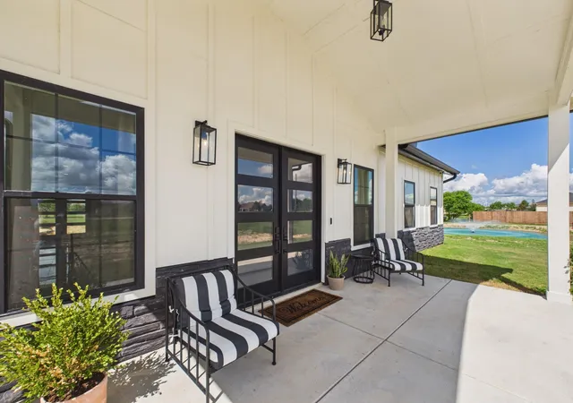 2nd image of 2015 Settlers Court Dr, Sealy, TX 77474 | MLS# 3652043