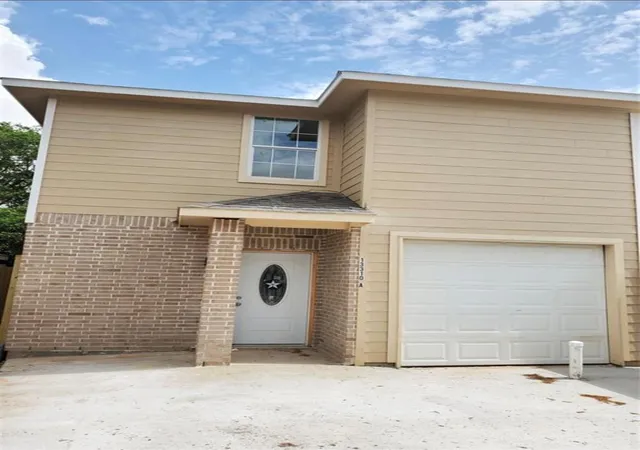 Photo 3 of Multi family home for sale at 13310 Robertcrest St #B, Houston, TX 77039 | MLS# 83716142 | Listing updated on 2026-08-12