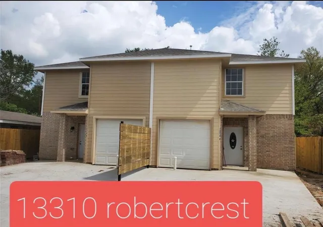 Listing Photo 4 - Condo for sale in building located at 13310 Robertcrest St, Houston, TX 77039 - Unit #B