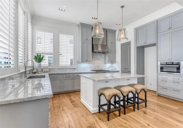 Townhouse for sale at 5219 Calle Cordoba Pl, Houston, TX 77007 | MLS# 94383867