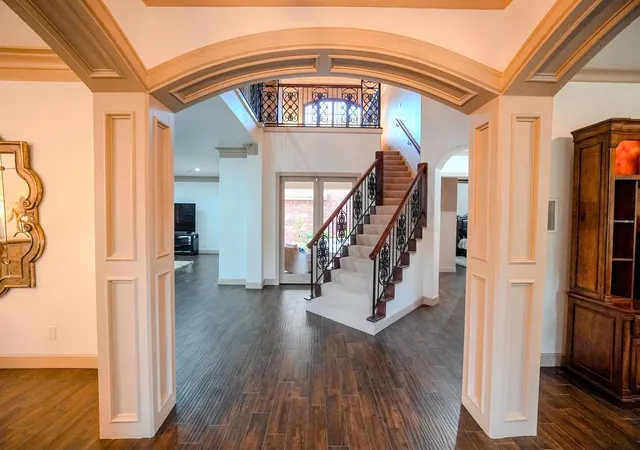 Photo 3 of Single family home for sale at 60 Champion Villa Dr, Houston, TX 77069 | MLS# 70646712 | Listing updated on 2026-09-20