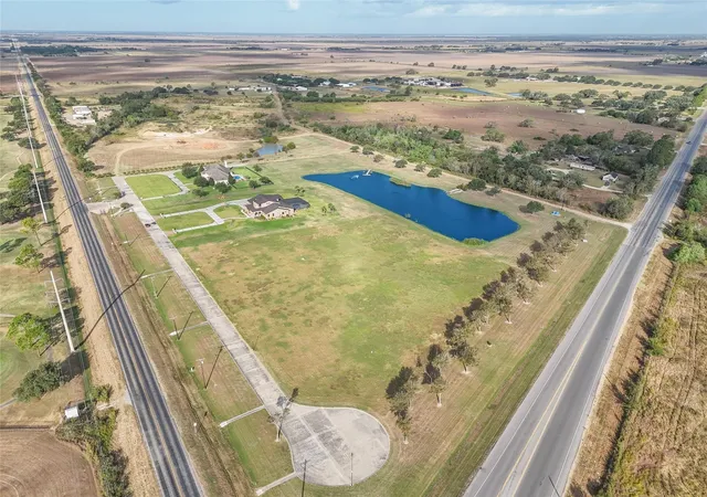 5th image of 0 Crystal Ln, El Campo, TX 77437 | MLS# 96873337