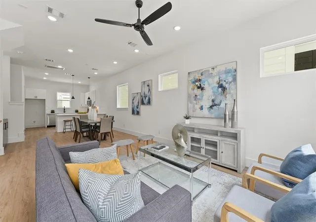 Photo 4 of Townhouse for sale at 1207 Cavalcade St #C, Houston, TX 77009 | MLS# 10329665 | Listing updated on 2026-06-07
