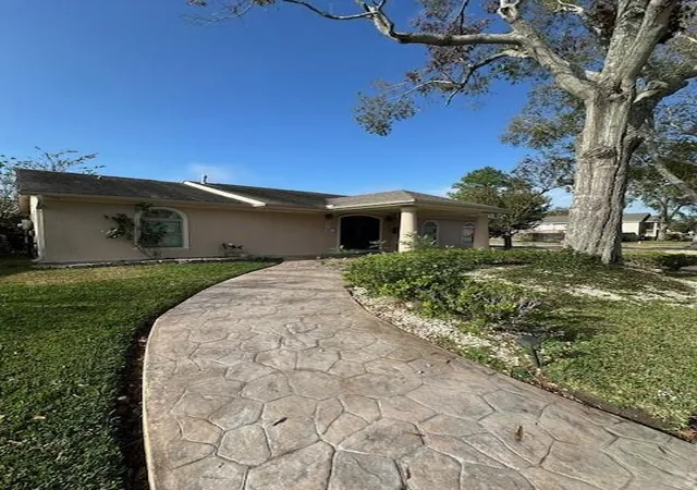 2nd image of 12102 Se Fairbury Dr, Houston, TX 77089 | MLS# 16812487