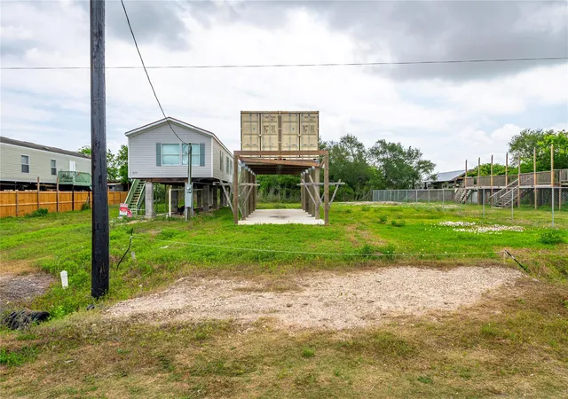 2nd image of 437 16th St, Dickinson, TX 77539 | MLS# 2145584