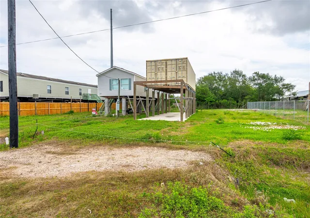 3rd image of 437 16Th St, Dickinson, TX 77539 | MLS# 2145584
