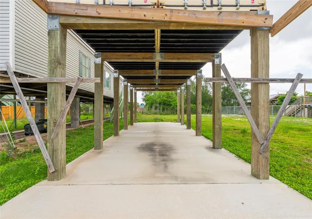 5th image of 437 16Th St, Dickinson, TX 77539 | MLS# 2145584
