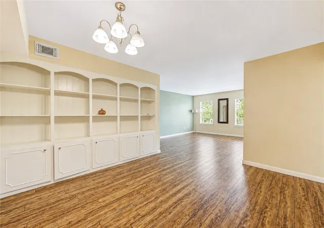 Photo 3 of Condo for sale at 361 N Post Oak Ln #241, Houston, TX 77024 | MLS# 97501759 | Listing updated on 2026-09-16