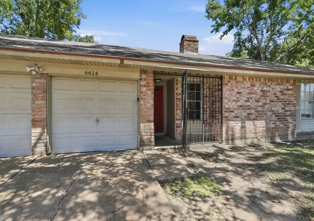 Photo 3 of Single family home for sale at 6614 Indian Lake Dr, Missouri City, TX 77489 | MLS# 54939948 | Listing updated on 2026-09-17