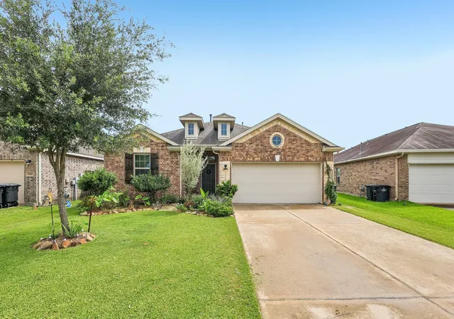2nd image of 1498 Foshee Ct, Alvin, TX 77511 | MLS# 55192556