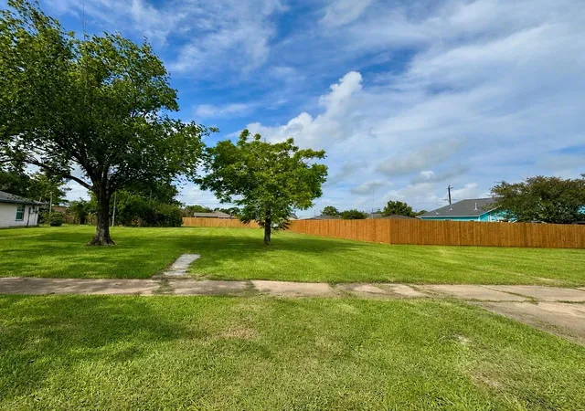 Homes for sale in Freeport, TX | 12 N Ave H, Freeport, TX 77541 | MLS# 65656008
