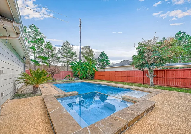 Photo 1 of Single family home for sale at 6106 Laguna Del Rey Dr, Houston, TX 77041 | MLS# 60252167 | Listing updated on 2026-09-11