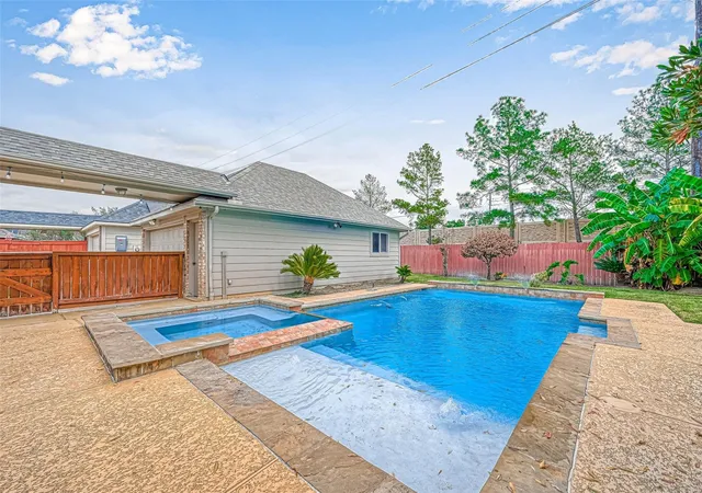 Photo 2 of Single family home for sale at 6106 Laguna Del Rey Dr, Houston, TX 77041 | MLS# 60252167 | Listing updated on 2026-09-11