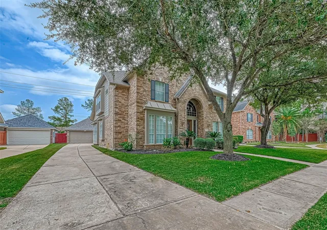 Photo 4 of Single family home for sale at 6106 Laguna Del Rey Dr, Houston, TX 77041 | MLS# 60252167 | Listing updated on 2026-09-11