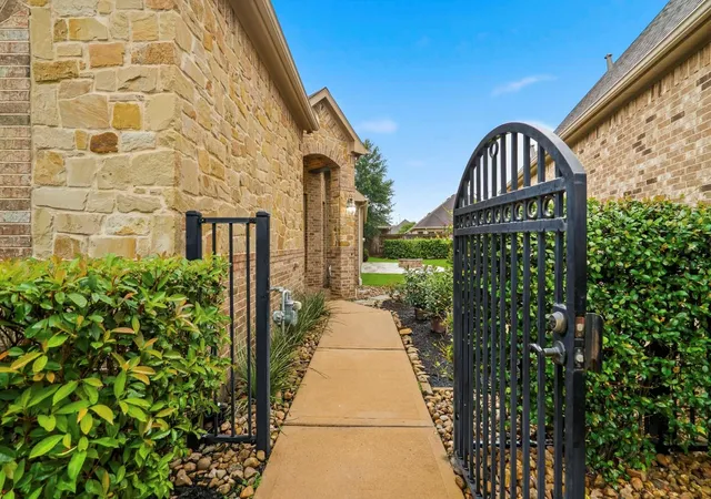 4th image of 27003 Monterey Bend Ln, Katy, TX 77494 | MLS# 7291906