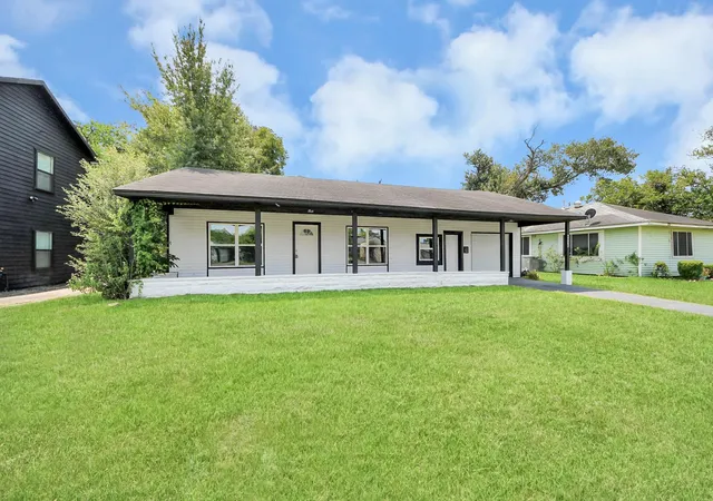 Photo 3 of Single family home for sale at 4910 Eppes St, Houston, TX 77021 | MLS# 54897630 | Listing updated on 2026-09-11