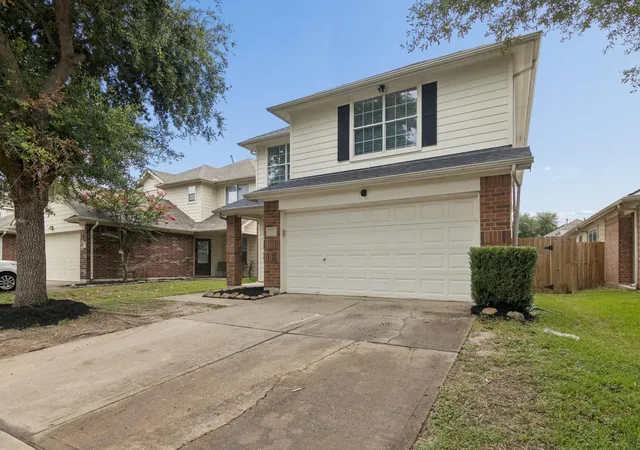 Photo 1 of Sale Pending at 14211 Brunswick Point Ln, Houston, TX 77047 | MLS# 49512533 | Listing updated on 2026-09-10
