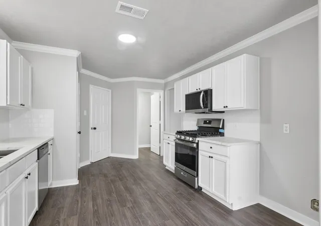Photo 3 of Sale Pending at 14211 Brunswick Point Ln, Houston, TX 77047 | MLS# 49512533 | Listing updated on 2026-09-10