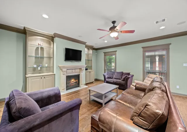 Photo 3 of Single family home for sale at 1106 W 18th Street #A, Houston, TX 77008 | MLS# 13161796 | Listing updated on 2026-08-18