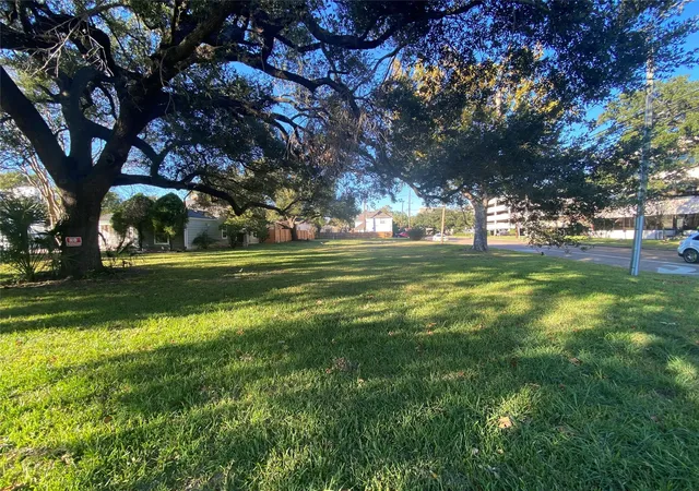 Photo 1 of Land for sale at 4800 Bellaire Blvd, Bellaire, TX 77401 | MLS# 67669271 | Listing updated on 2026-08-22