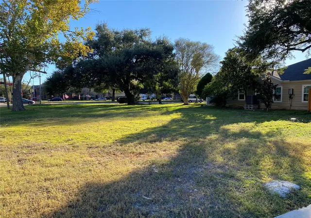 Photo 3 of Land for sale at 4800 Bellaire Blvd, Bellaire, TX 77401 | MLS# 67669271 | Listing updated on 2026-08-22