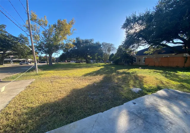 Photo 3 of Land for sale at 4800 Bellaire Blvd, Bellaire, TX 77401 | MLS# 67669271 | Listing updated on 2026-08-22