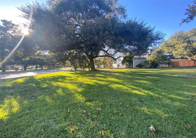Photo 4 of Land for sale at 4800 Bellaire Blvd, Bellaire, TX 77401 | MLS# 67669271 | Listing updated on 2026-08-22