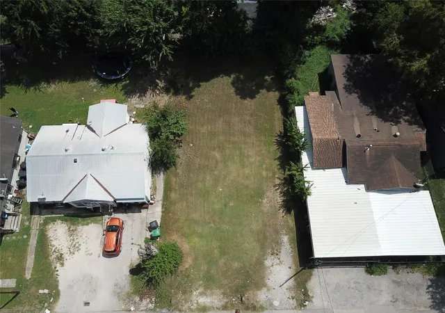 Photo 2 of Land for sale at 6810 Gainesville St, Houston, TX 77020 | MLS# 51001979 | Listing updated on 2026-08-25