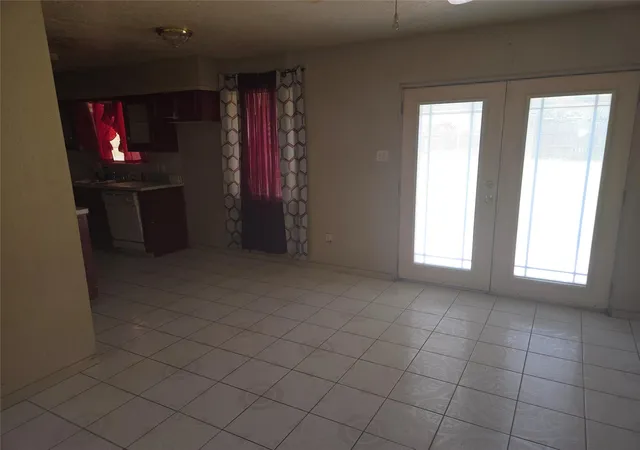 Photo 4 of Sale Pending at 4814 Tidewater Dr, Houston, TX 77045 | MLS# 20355191 | Listing updated on 2026-09-07