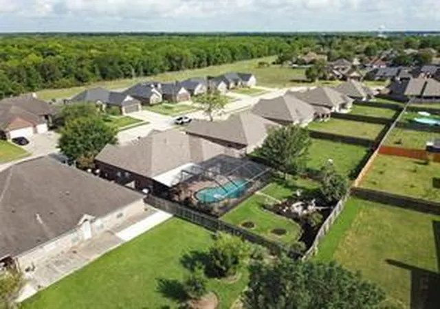image of 112 Majestic Oak Cir, Lake Jackson, TX 77566 | MLS# 60315993