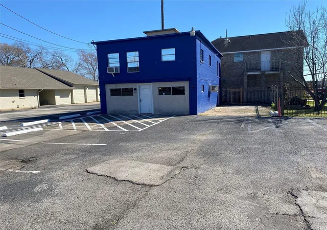 2nd image of 1305 Vista Rd, Pasadena, TX 77504 | MLS# 74250257