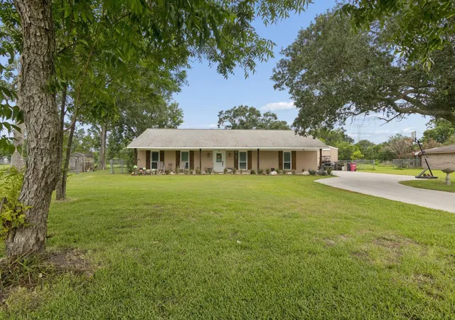 2nd image of 2865 County Road 936a, Alvin, TX 77511 | MLS# 58192726