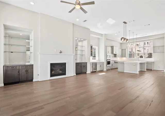 3rd image of 5342 Chandler St, Houston, TX 77007 | MLS# 69989469