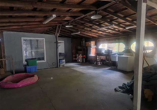 image of 5206 Robertson St, Houston, TX 77009 | MLS# 32601414