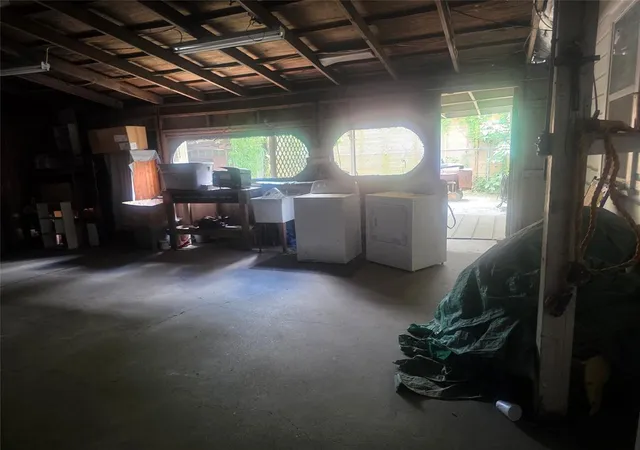 image of 5206 Robertson St, Houston, TX 77009 | MLS# 32601414