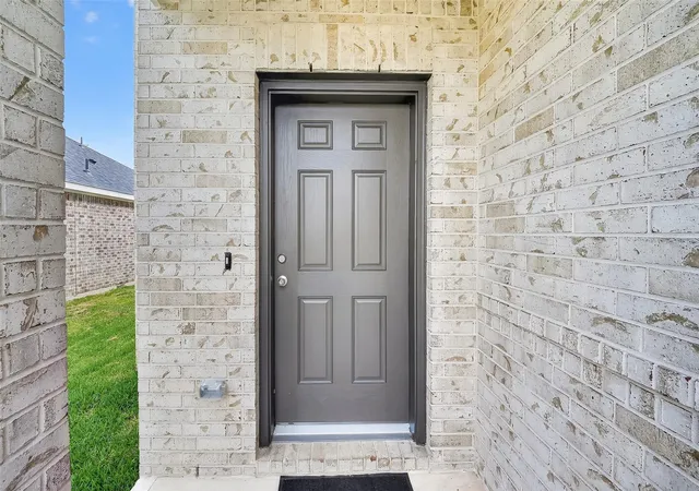 4th image of 2107 Spring Hollow Dr, Baytown, TX 77521 | MLS# 6580545