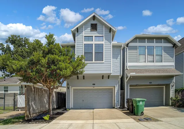 Photo 2 of Single family home for sale at 829 W 20th St, Houston, TX 77008 | MLS# 76194256 | Listing updated on 2026-09-11